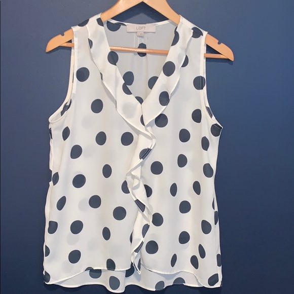 LOFT Tops - 👚 LOFT Ivory ruffle v neck sleeveless top